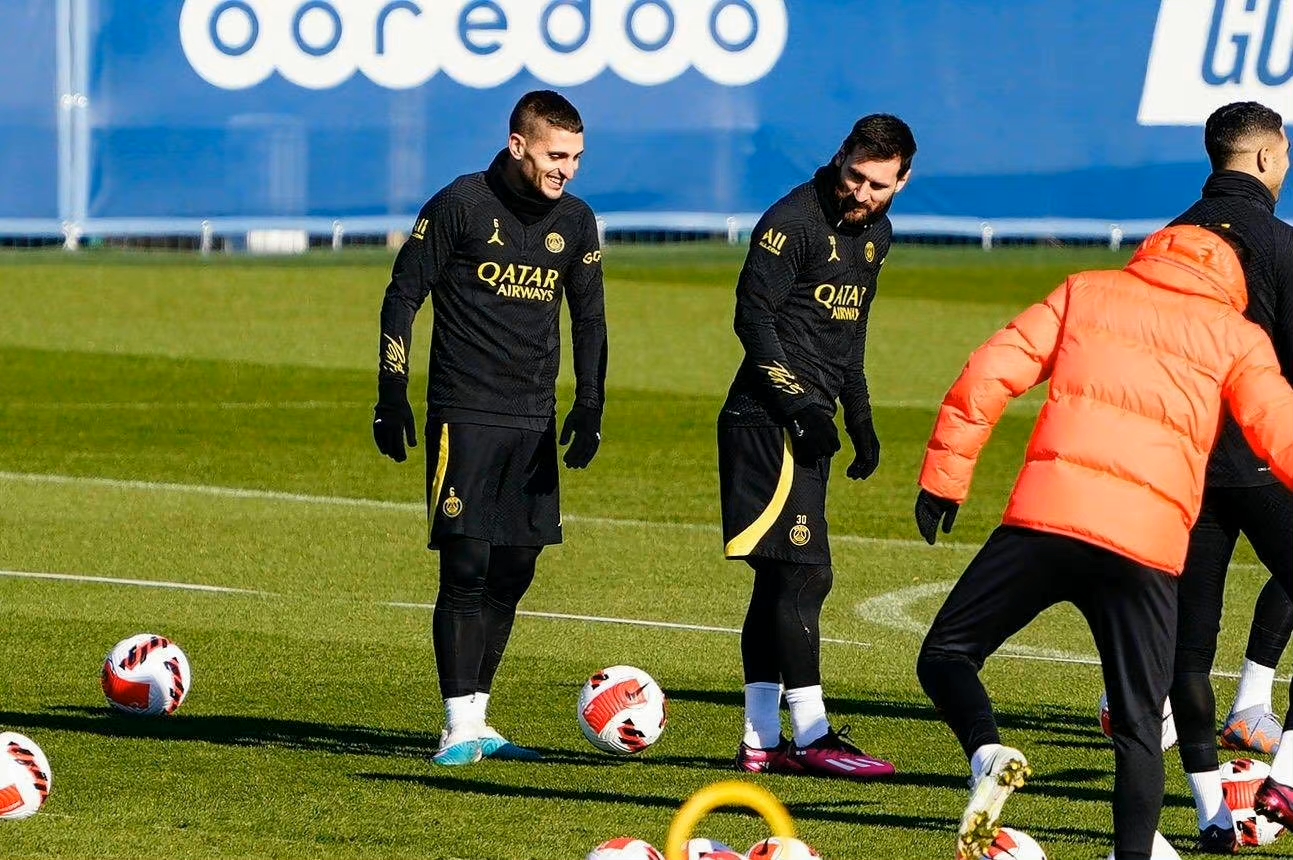 ayx-赛前法国杯传出新动向，瓦伦西亚回应争议，管理层表态：媒体盛赞，控场能力受关注